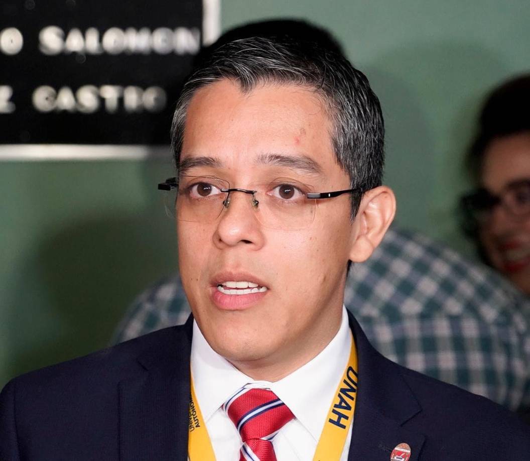 Fernández en su plan de trabajo como nuevo rector asegura que priorizará la gobernabilidad institucional, administración, investigación, docencia, vinculación, internacionalización y previsión social, como pilares fundamentales para fortalecer la educación superior inclusiva. Su gestión será desde 2024-2028.