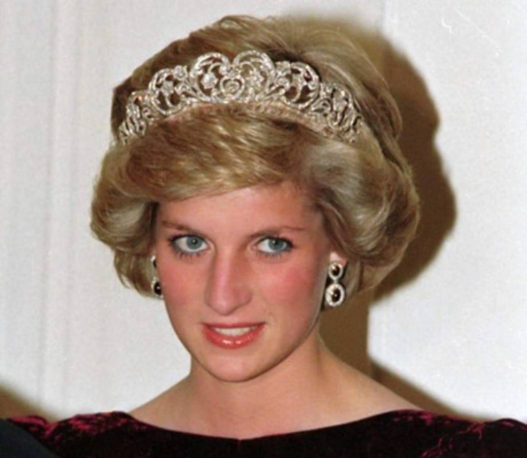 La princesa Diana de Gales<br/><br/>La fallecida Diana de Gales, también conocida como Lady Di o “La princesa del pueblo”, sacudió los códigos indumentarios de la familia real británica y se convirtió en un auténtico símbolo de la moda. <br/>