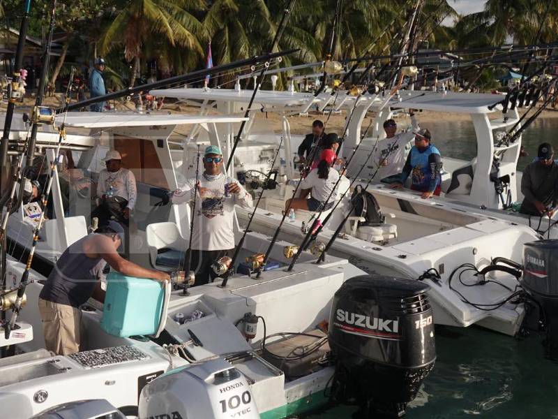 En Roatán se vive una linda fiesta deportiva con el torneo de Pesca.