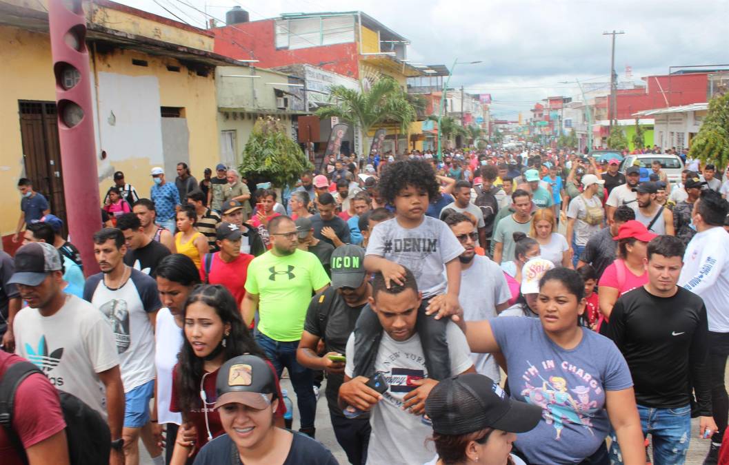 El número de personas que intentan llegar a Estados Unidos desde México aumentó con la llegada del demócrata Joe Biden a la Casa Blanca, en enero de 2021.