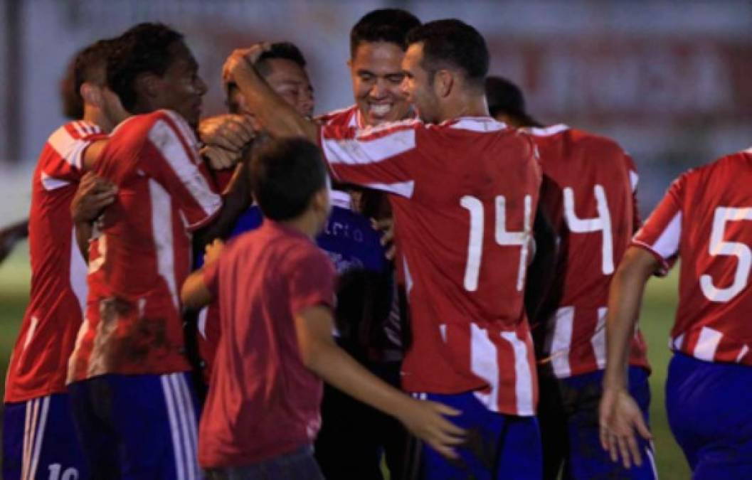 El Atlético Municipal: El equipo hondureño es historia en la Liga Nacional de Ascenso de Honduras. Fue fundado en 1980 y hoy han vendido su categoría al Santos FC de Siguatepeque. Hace unas semanas atrás desapareció.