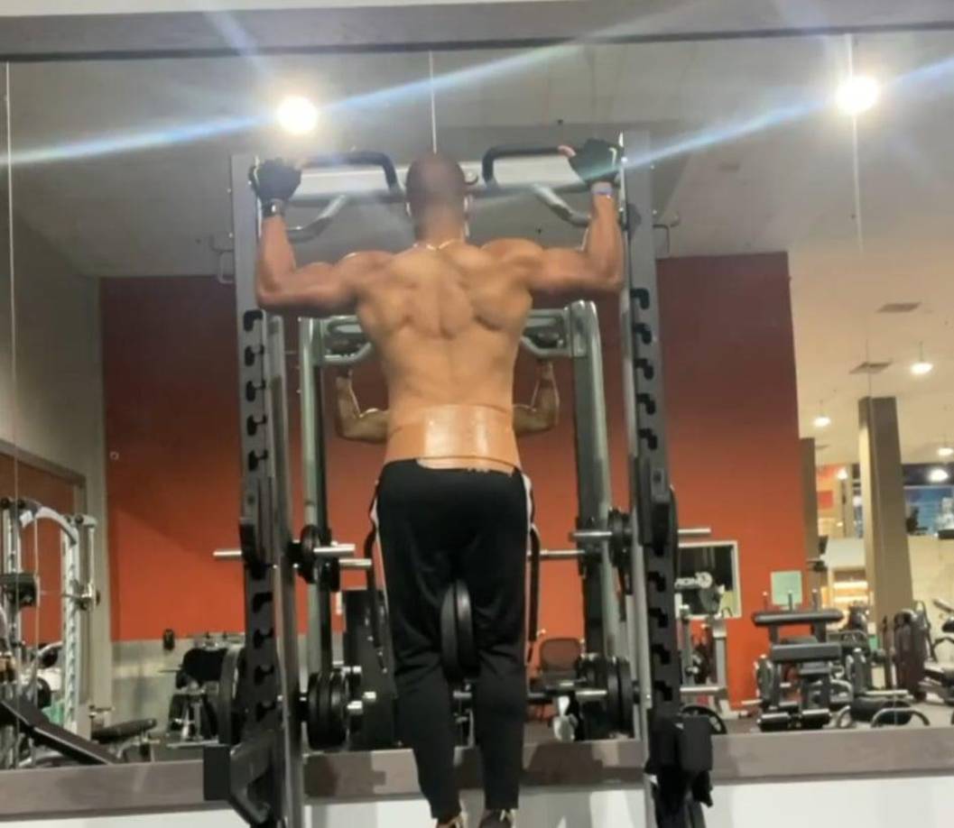 Víctor Bernárdez dedica su vida al fitnes. 