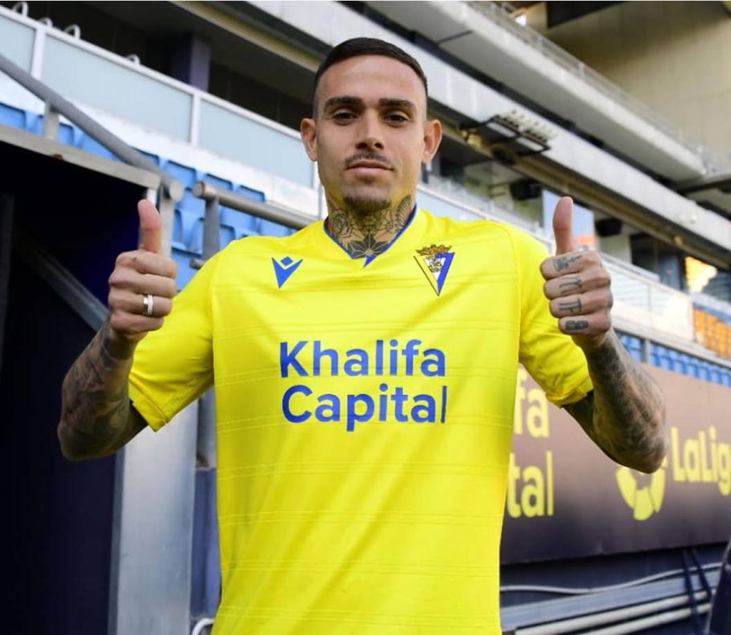 Roger Martí - El dealantero español se une también al ataque del Cádiz CF procedente del Elche. El goleador llega en calidad de cedido hasta de final de temporada con una opción de compra obligatoria en caso de permanencia.