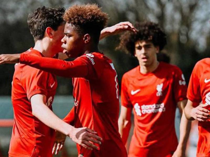 Keyrol Figueroa fue el anotador de los goles que le dieron el triunfo al Liverpool en la Premier League U18.
