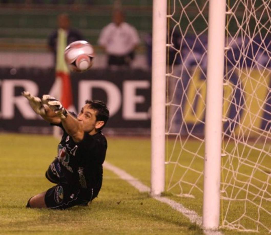 Juan Obelar: Arribó en el 2007 a Honduras en donde se convirtió en ídolo del Marathón, ganó 3 títulos con el conjunto verdolaga. <br/>