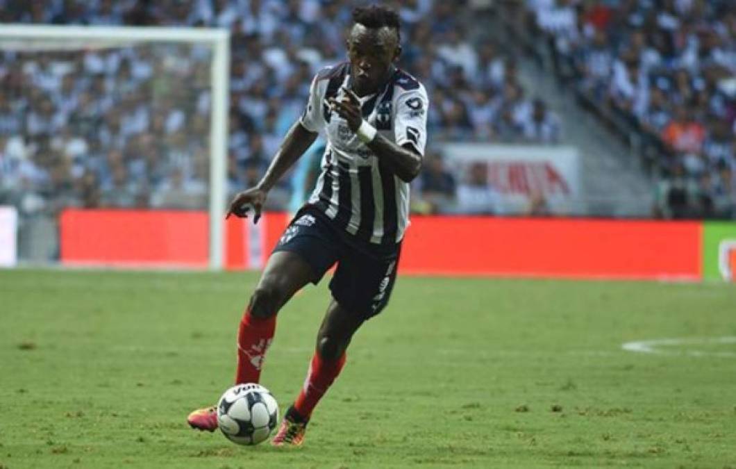 6. El efímero paso de Elis por el Monterrey.<br/>La sonada contratación del delantero y seleccionado nacional Alberth Elis por los rayados del Monterrey de México se convirtió en uno de los chuscos y a la vez en uno de los fracasos deportivos del año.<br/>Después de la descollante participación de la Selección de Honduras en los Juegos Olímpicos de Brasil, en los que se logró llegar hasta los cuartos de final con la destacada participación del “tridente” catracho compuesto por Elis, Rommel Quioto y Anthony Lozano, al exdelantero olimpista lo contrató el Monterrey, uno de los clubes más emblemáticos e históricos de México. Sin embargo, Elis nunca se acopló y se fue en blanco en las fechas que el entrenador Antonio Mohamed le brindó la oportunidad. Su paso fue pobre y efímero; ahora probará suerte en el Houston Dynamo.