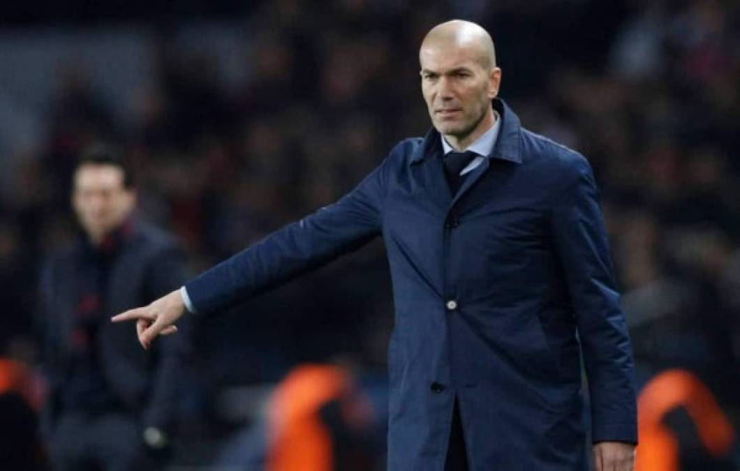 Zinedine Zidane, entrenador del Real Madrid, ya ha sido sondeado por los dirigentes del PSG para sustituir a Unai Emery en el banquillo del PSG, informa la prensa francesa y española.