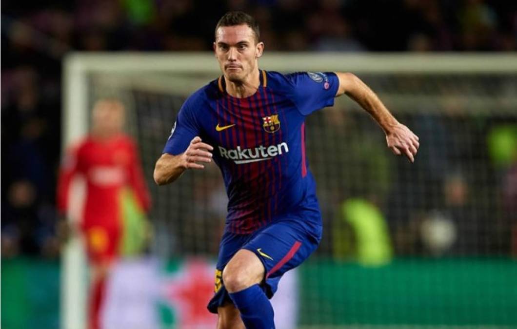 El defensa belga del Barcelona, Thomas Vermaelen, incluyó en su contrato con el equipo azulgrana una curiosa cláusula por la cual cobraría 100.000 euros sólo por el hecho de aceptar jugar en cualquier puesto en el campo que decidiese colocarle el entrenador.