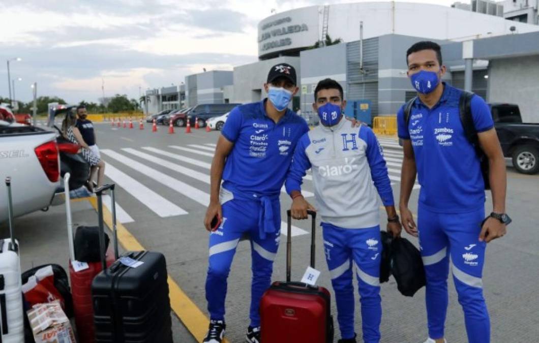 Los jugadores del Vida, Luis Palma, Carlos Argueta y Carlos Meléndez. Ellos viajaron a La Ceiba.
