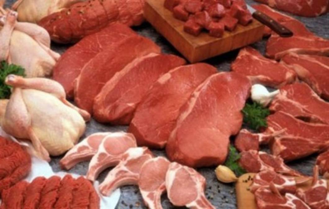 Carnes roja: su dificultad para ser digerida hace que se liberen toxinas y gases que se transforman en sudor maloliente y flatulencias.<br/><br/>