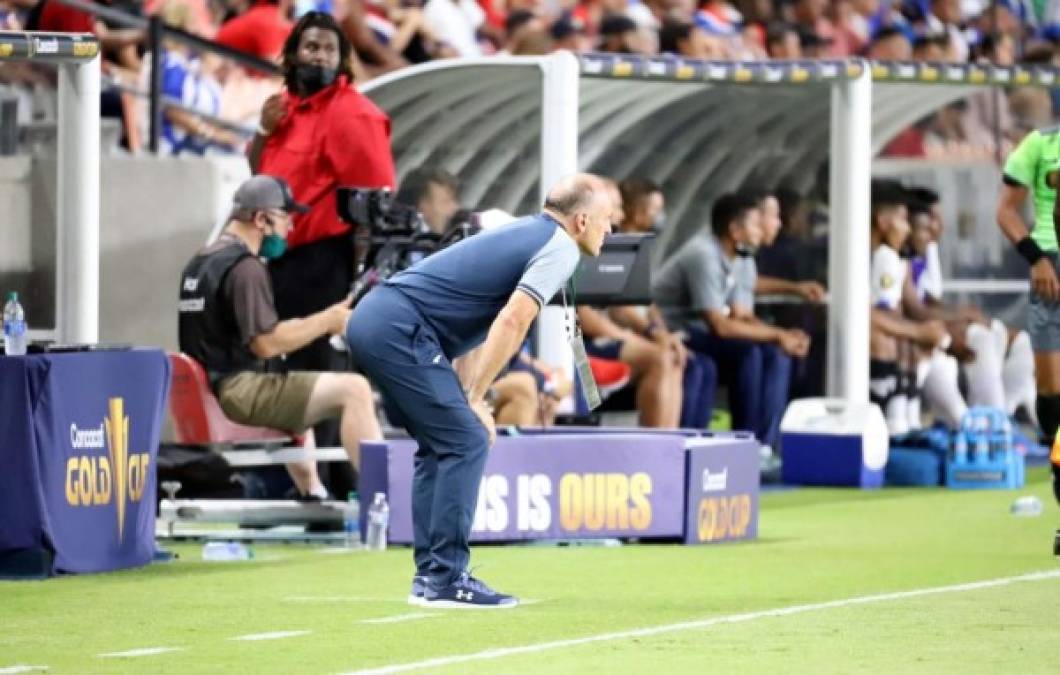 Así vivió Fabián Coito a pie de campo el partido contra los panameños.