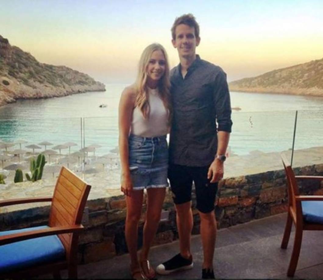 Tiharny Kruse es la bella esposa del delantero Robbie Kruse de Australia.
