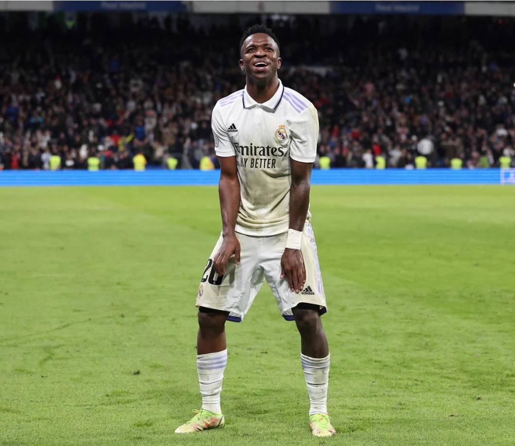 Vinicius selló la victoria del Real Madrid y lo celebró bailando ante su público en el estadio Santiago Bernabéu.