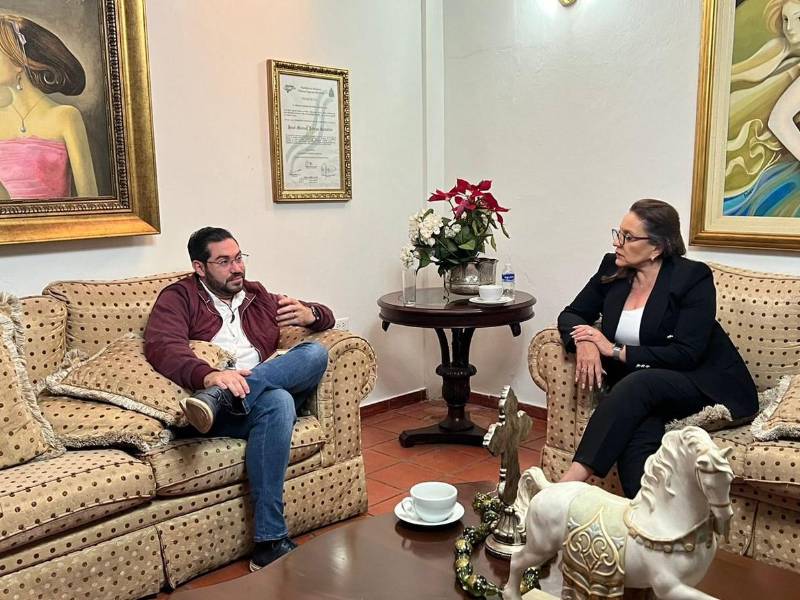 Jorge Cálix y la presidenta electa de Honduras, reunidos en Tegucigalpa.