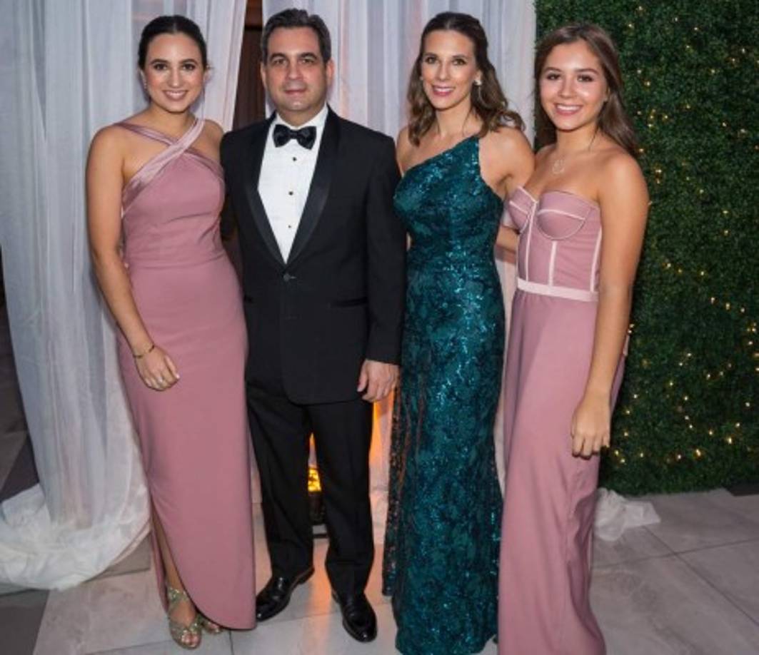 Camile, Munir, Margarita y Clarisse Hawit.