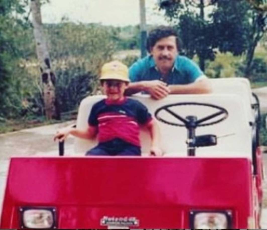 Juan Pablo Escobar Henao 16 años cuando su padre fue abatido.<br/>