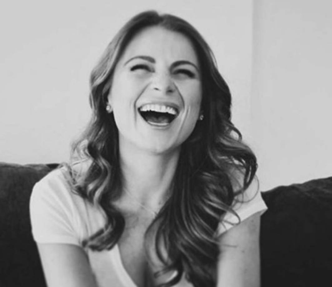 'No puedo estar más contenta, estoy viviendo uno de los momentos más bonitos, más tranquilos, más plenos, más felices y más amoroso de mi vida con mis dos chiquitos preciosos y sanos'.<br/><br/>'Con mi niño grande que esta encantado, y con el esposo más amoroso que pude escoger y haciendo los que más me gusta', compartió la intérprete a su llegada al Palacio de Bellas Artes.