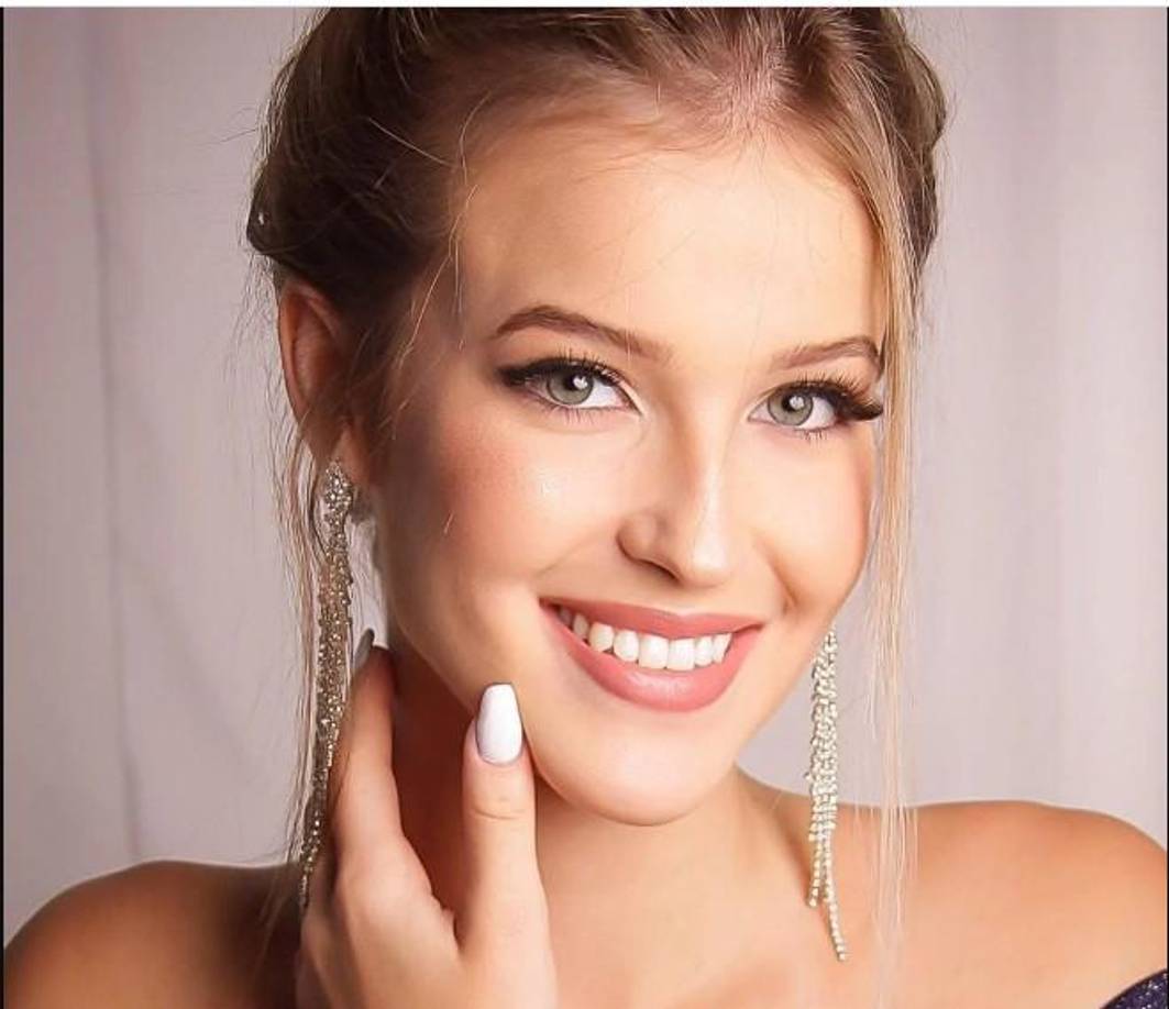 El matrimonio civil fue contraído el 12 de abril pasado, un día después de que la joven, que fue reina de belleza adolescente de la ciudad, cumpliera 16 años.