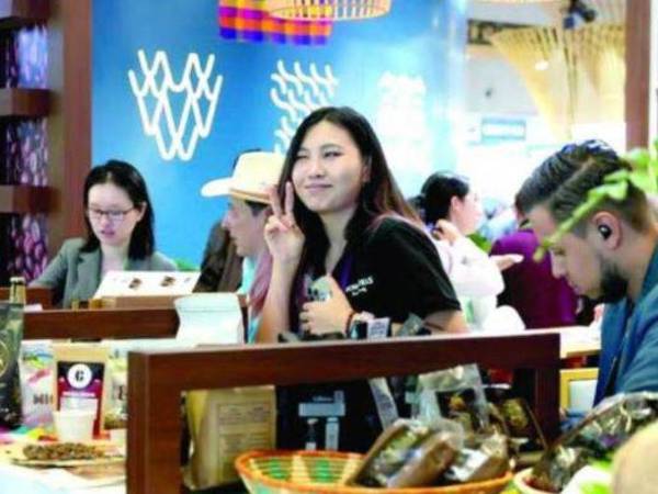 El aumento está ligado a que las autoridades hondureñas eliminaron en junio ciertos requisitos para la <b>emisión de visas consulares </b>