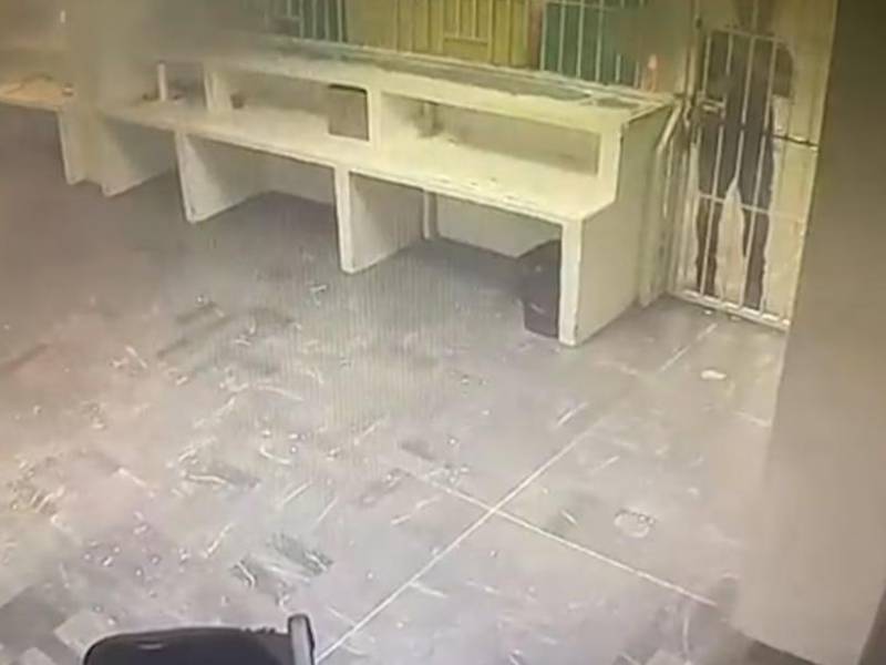 Seis migrantes de origen hondureño fallecieron junto a otras 34 personas en el incendio de un centro de detención en Ciudad Juárez.