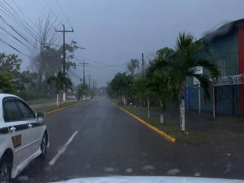 Calles de La Ceiba, Atlántida durante la mañana de este jueves.