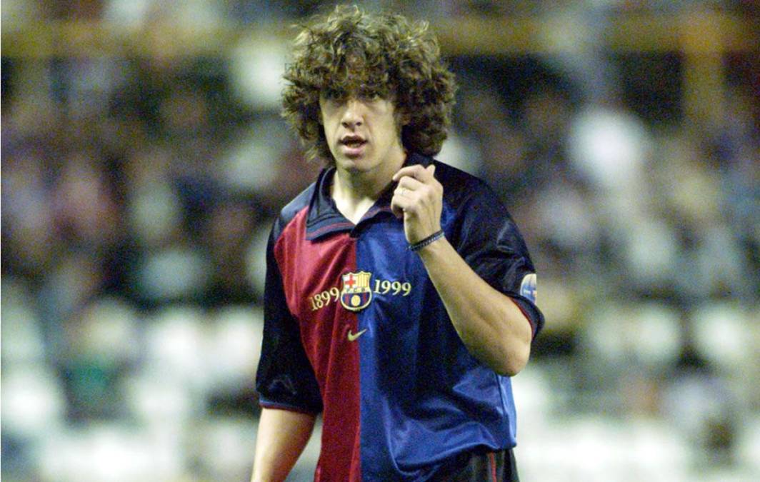 Hablar de Carles Puyol, es hablar de una de las máximas leyendas que han vestido la camiseta del FC Barcelona, Así lucía en sus inicios con los azulgranas.