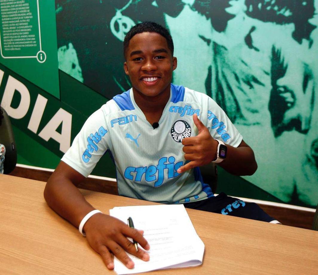 “Le pido que no pierda la sonrisa, sólo le pido eso. Tiene 16 años (...), tiene una carrera absolutamente extraordinaria por delante”, agregó.