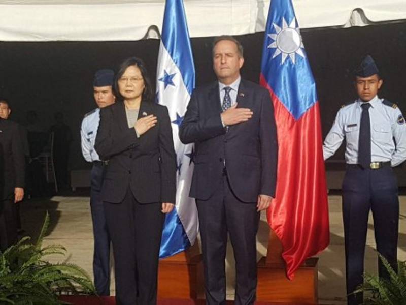 La presidenta de la República de Taiwán, Tsai Ing-wen fue recibida por el designado presidencial Ricardo Álvarez.