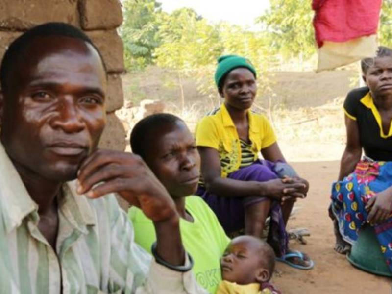 Eric Aniva es una de las 'hienas' que 'purifican' a las niñas vírgenes de Malawi. Foto BBC.