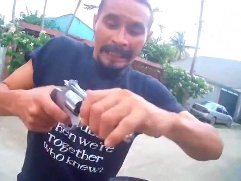 El sujeto fue captado por la cámara del joven repartidor.