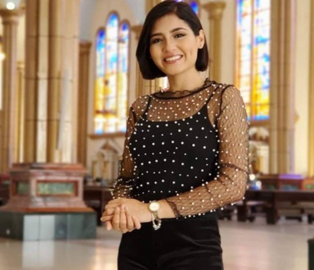 MIRA: <a href='https://www.laprensa.hn/fotogalerias/farandula/1348624-411/angie-flores-la-academia-de-ni%C3%B1a-a-mujer-fotos-incre%C3%ADble-transformacion' style='color:red;text-decoration:underline' target='_blank'>Angie Flores en La Academia: de niña a mujer, las fotos de su increíble transformación</a>