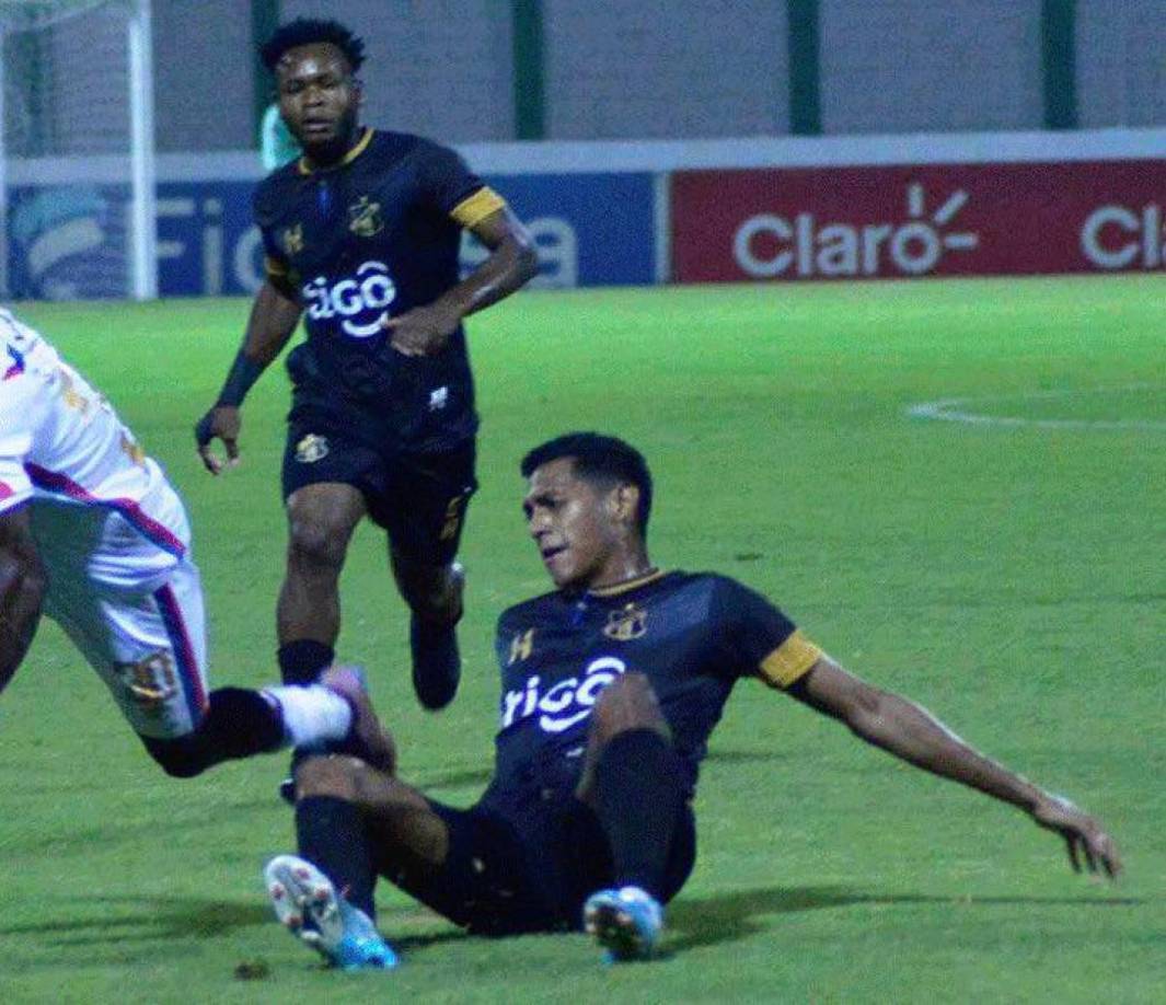 Fabricio Galindo - El defensor central regresará a Motagua, equipo que lo cedió al Honduras Progreso para el torneo Clausura 2023. El futbolista descendió, pero su ficha pertenece al “Ciclón”.