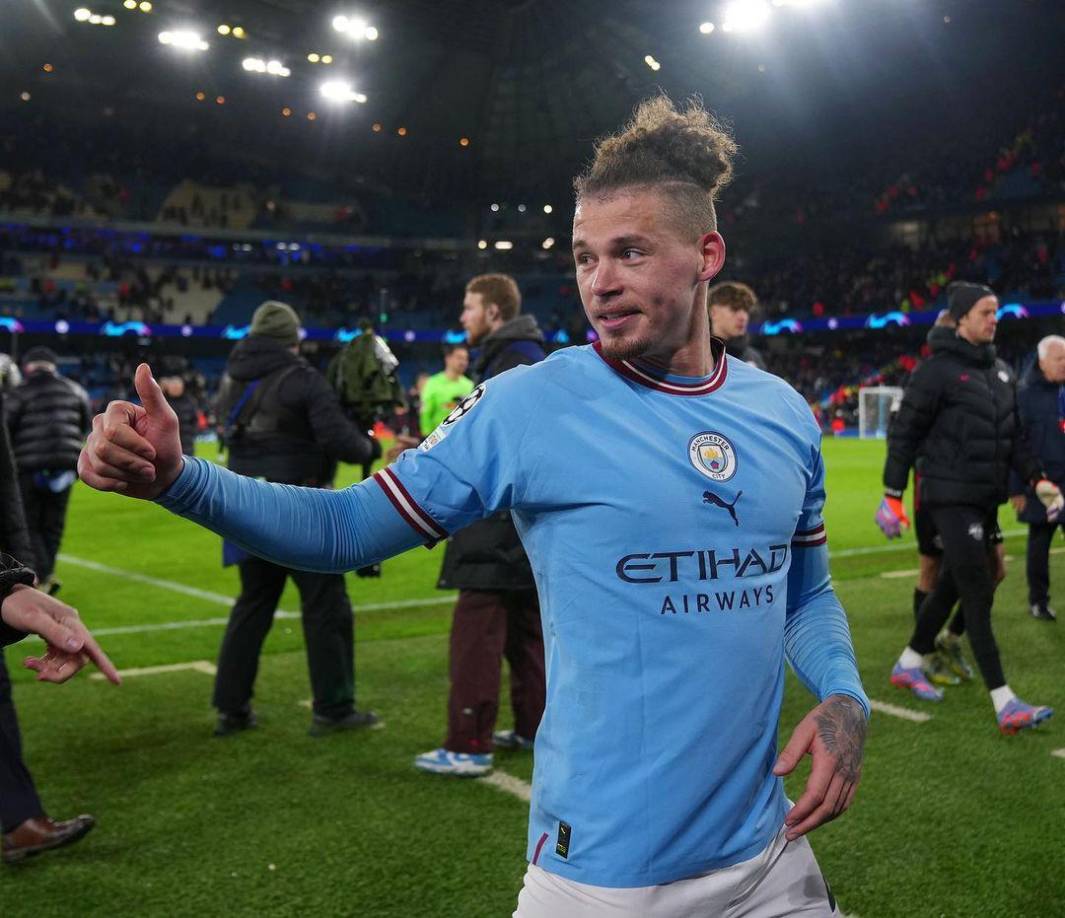 Kalvin Mark Phillips llegó por 50 millones de euros al Manchester City procedente del Leeds United. El jugador dejaría las filas del club y se maneja que clubes como Aston Villa y Newcastle lo tienen en la mira.