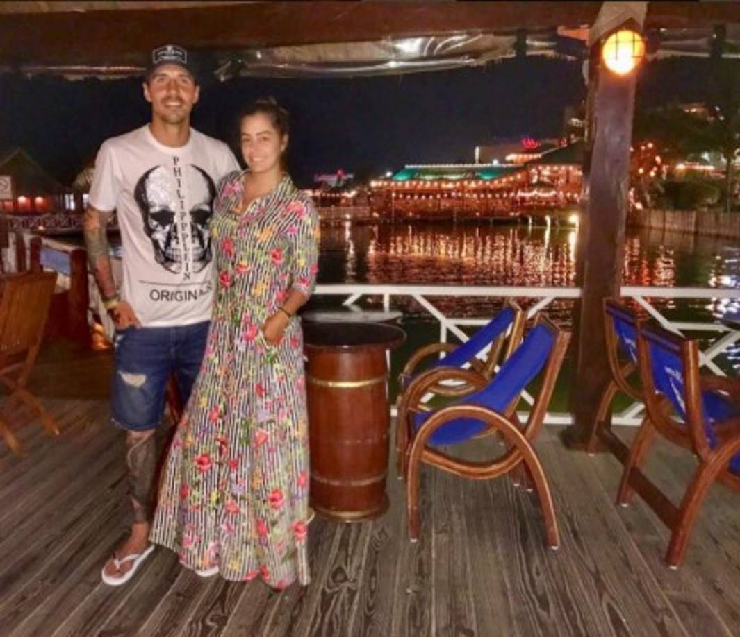 La modelo parece haber dejado de atrás sus atuendos atrevidos para lucir un aspecto más recatado.