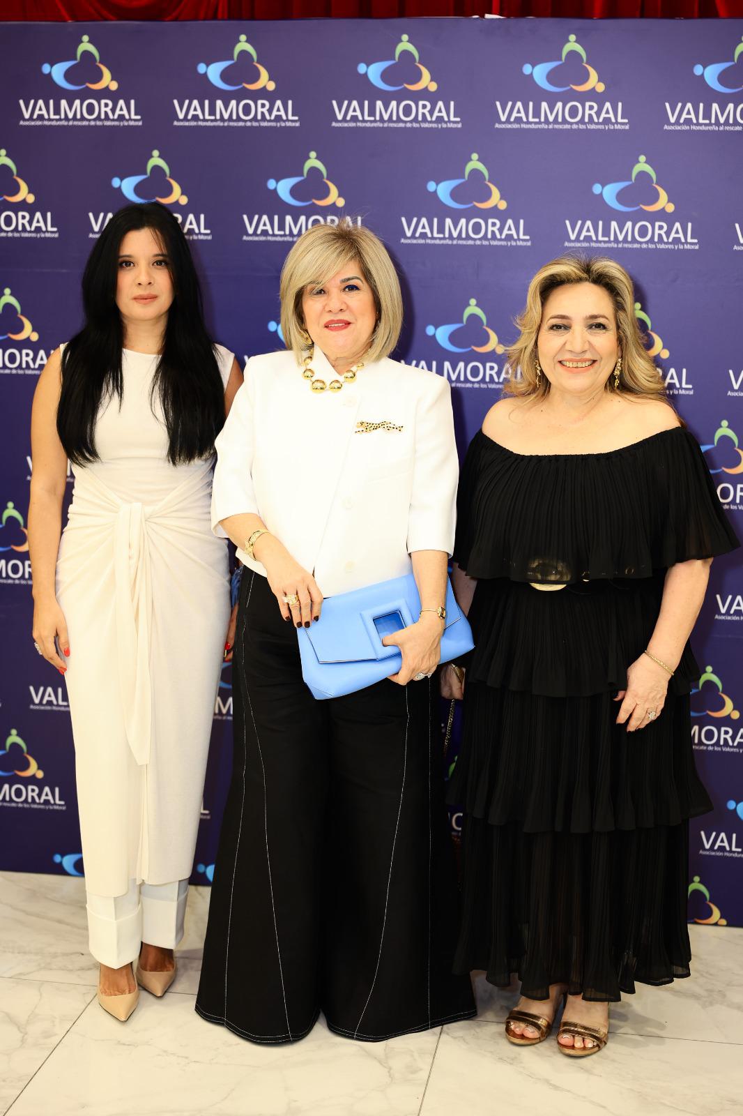 Valmoral honra el legado solidario y cultural de Elena Durón de Larios
