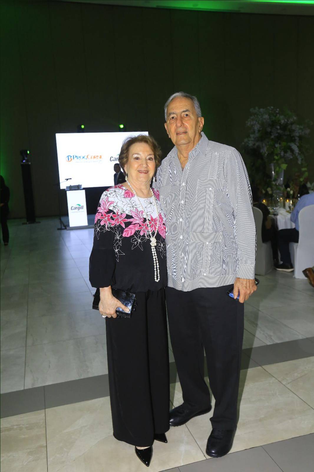 Realizan homenaje por su trayectoria empresarial a Flabio Tinoco