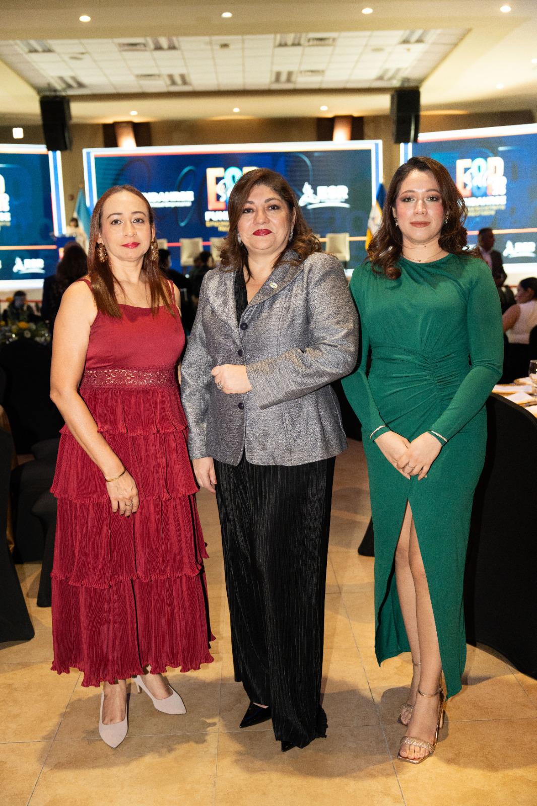 Los selectos invitados en la entrega del Sello FUNDAHRSE 2025