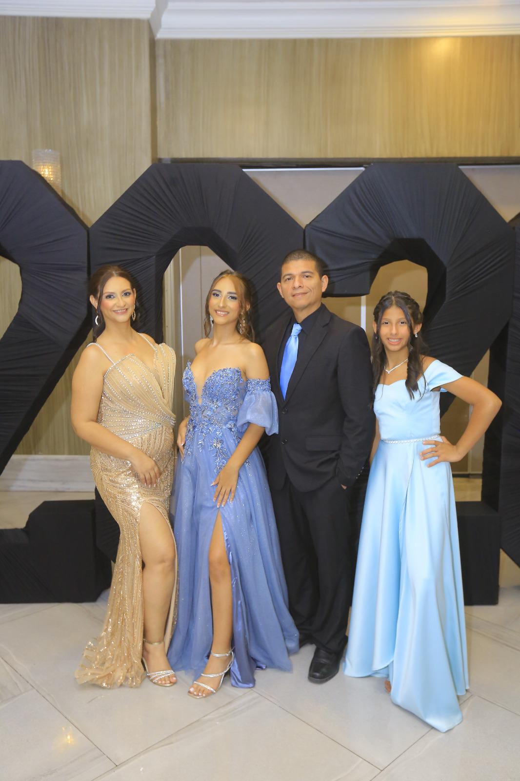 Una noche inolvidable para los 22 seniors de Big Step Institute