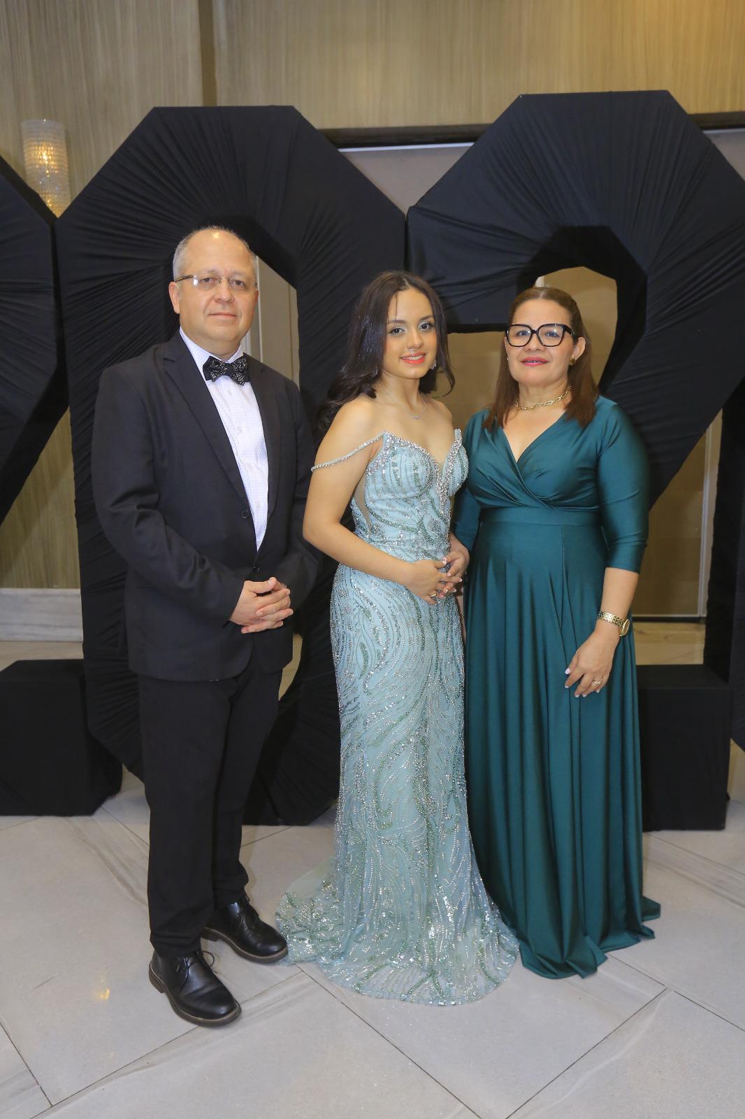 Una noche inolvidable para los 22 seniors de Big Step Institute