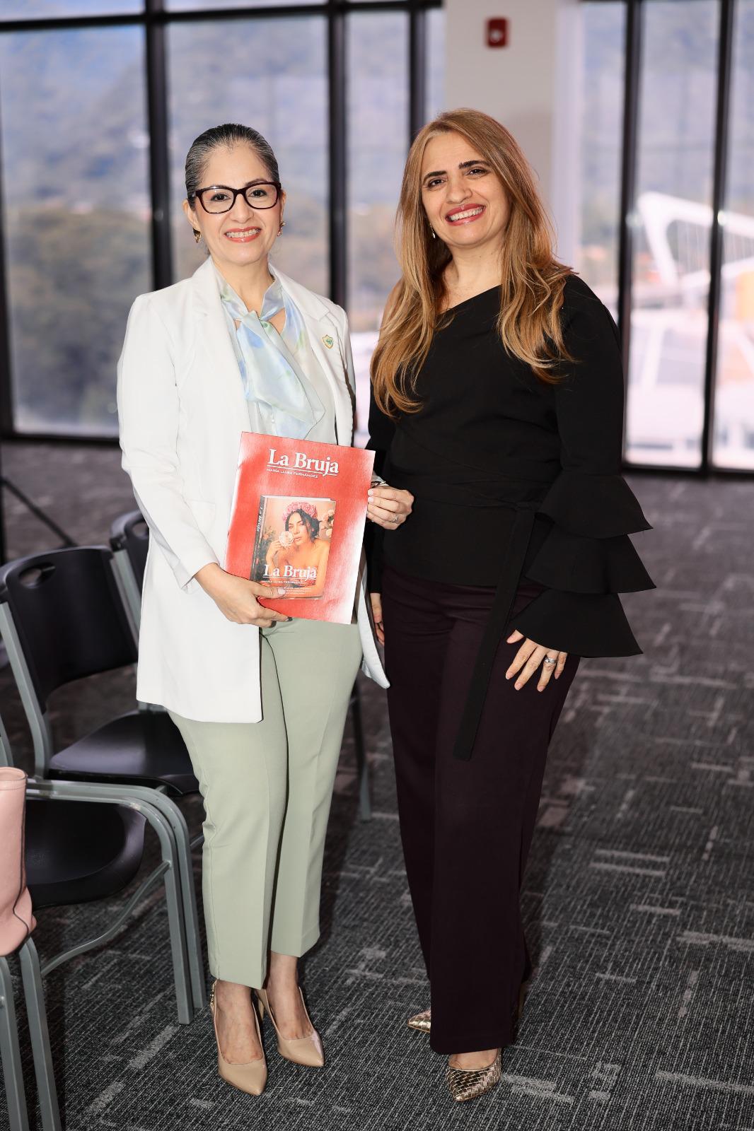 Así se vivió la presentación del libro La Bruja de María Luisa Fernández
