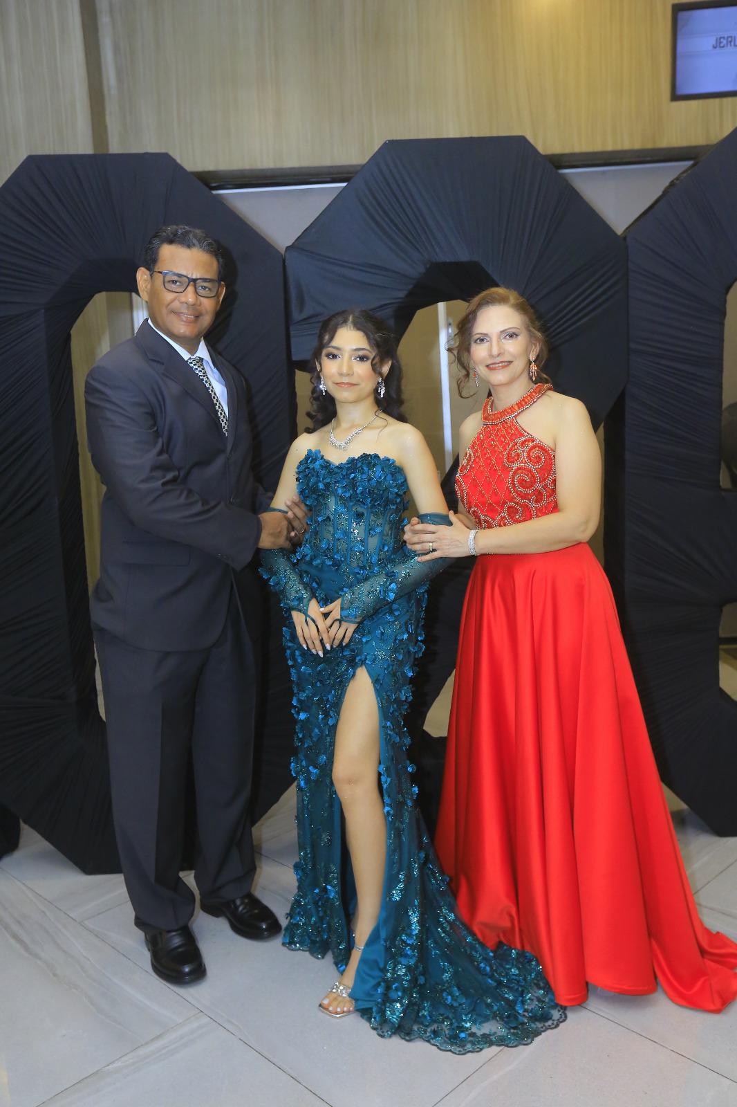 Una noche inolvidable para los 22 seniors de Big Step Institute