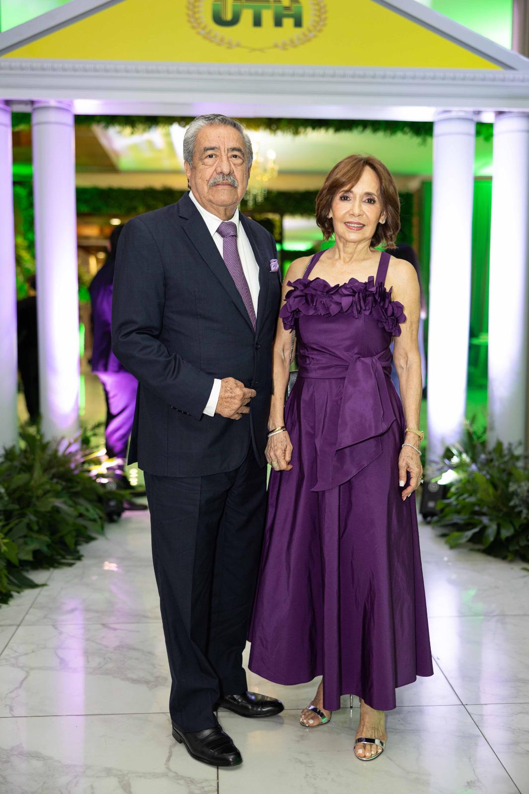 Elegancia y alegría: Así se vivió la celebración del 40 aniversario de la UTH