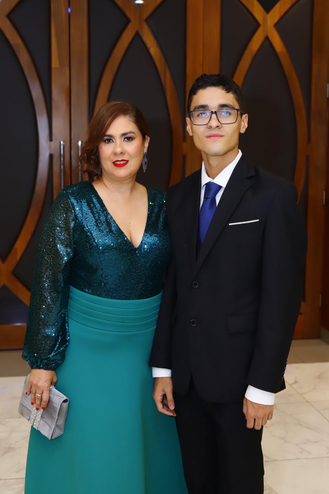Emoción y elegancia en la gala de la Episcopal El Buen Pastor