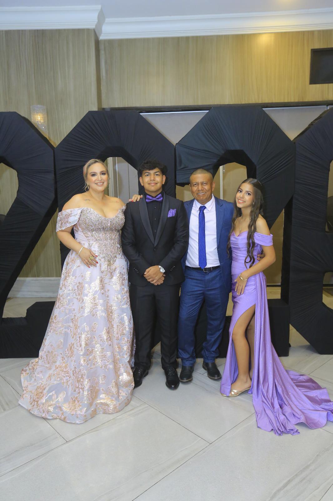 Una noche inolvidable para los 22 seniors de Big Step Institute