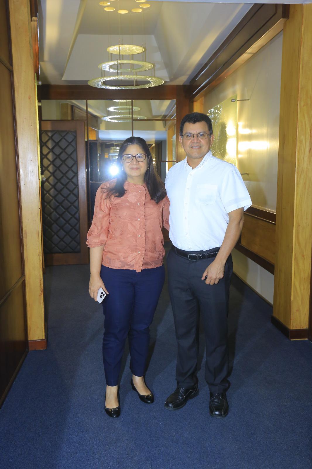 Reconocen a Carolina Vélez y Martha Abarca en Esencia de Mujer 2026