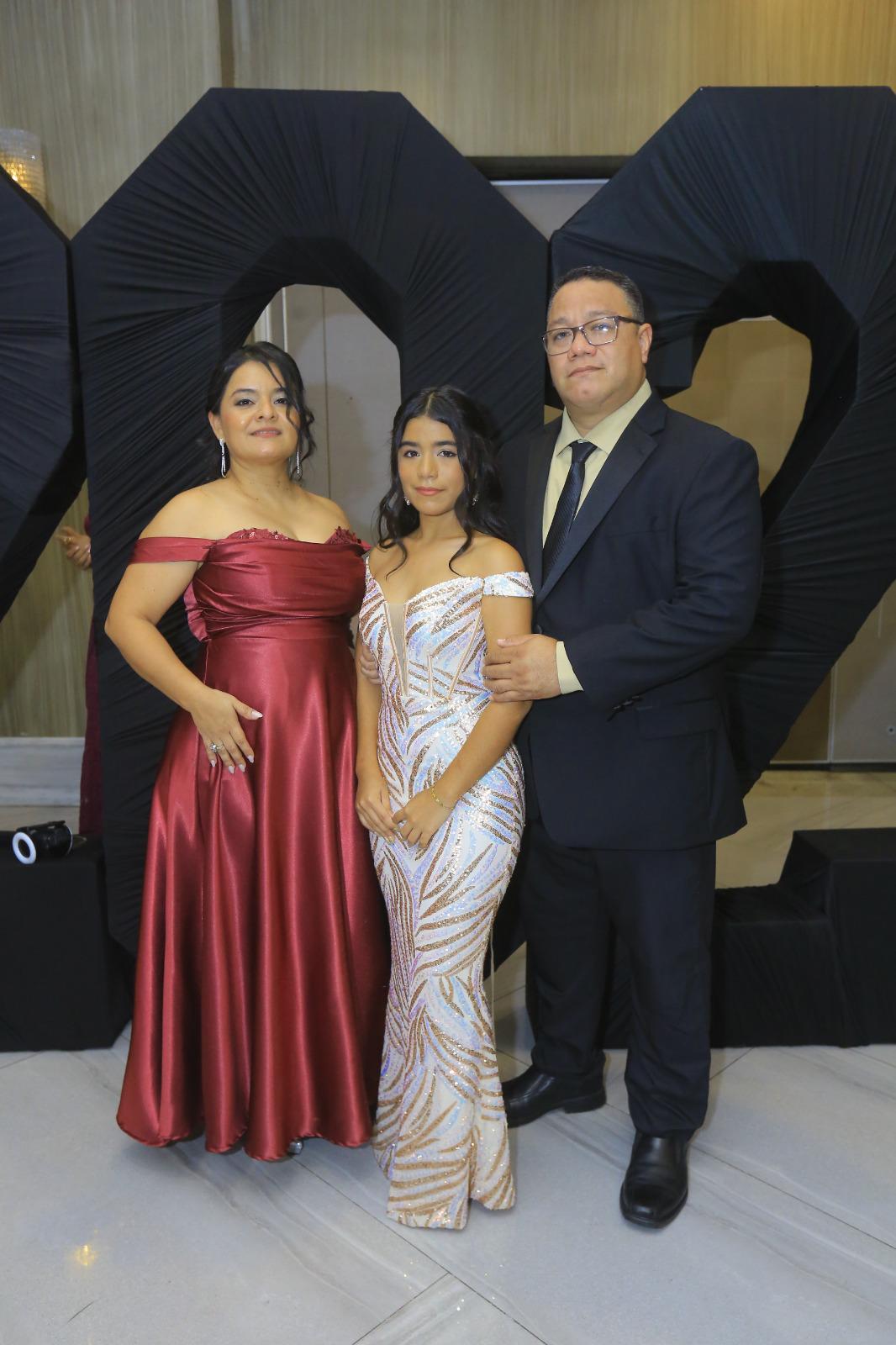 Una noche inolvidable para los 22 seniors de Big Step Institute