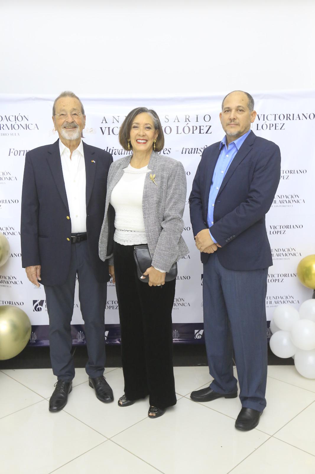 Fotos: Victoriano López festeja su 81 aniversario con gala artística
