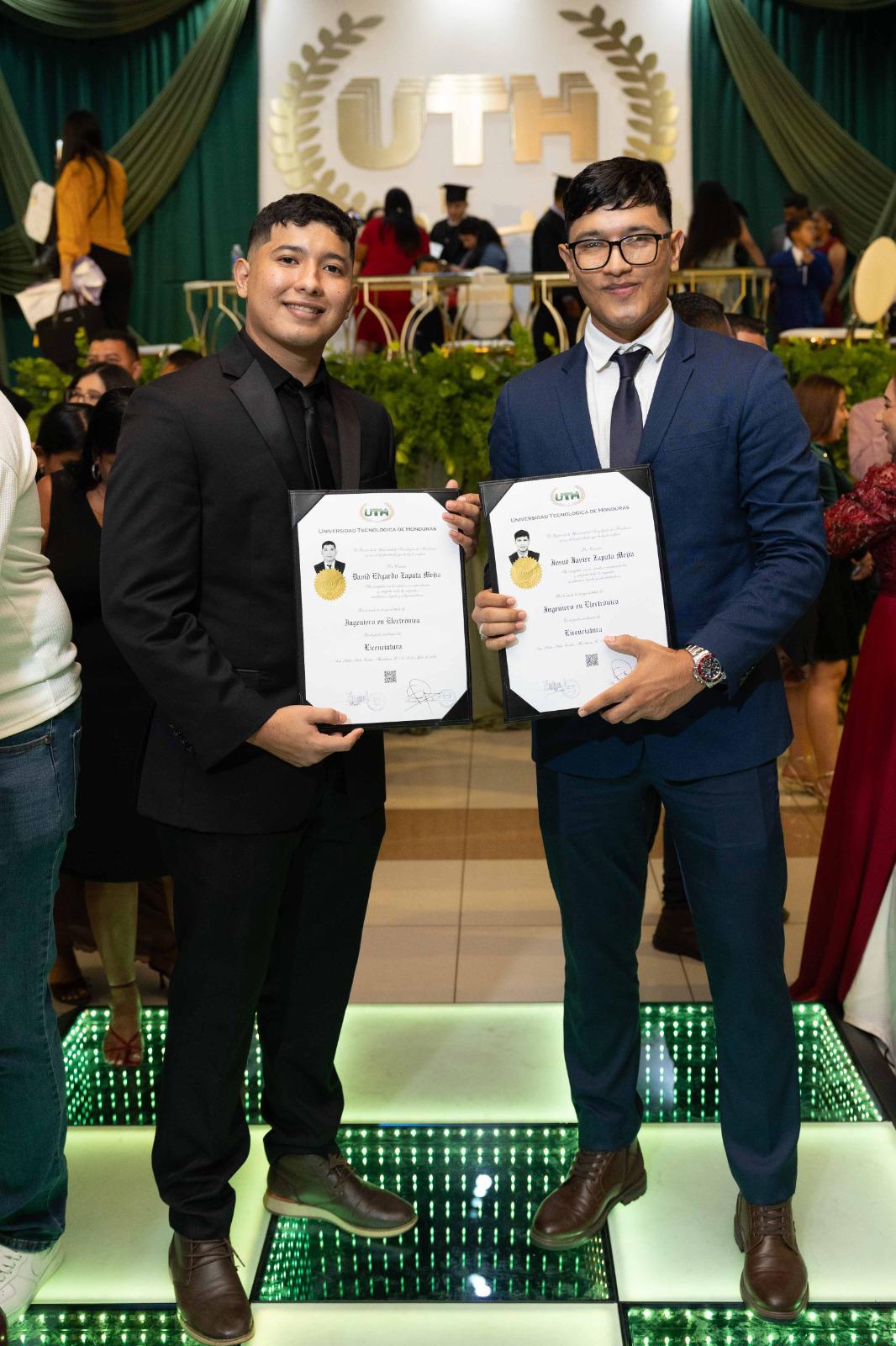 Fotos: La UTH celebra graduación a 332 nuevos profesionales