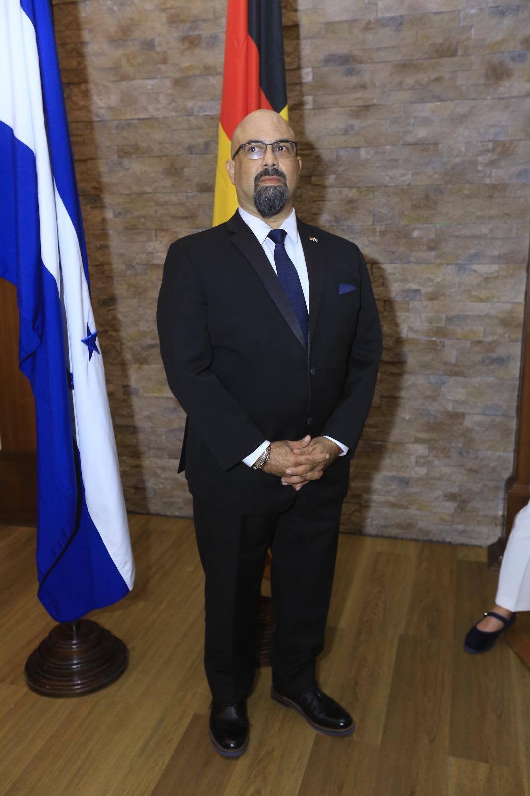 Juramentan a nuevo cónsul honorario de Alemania en SPS