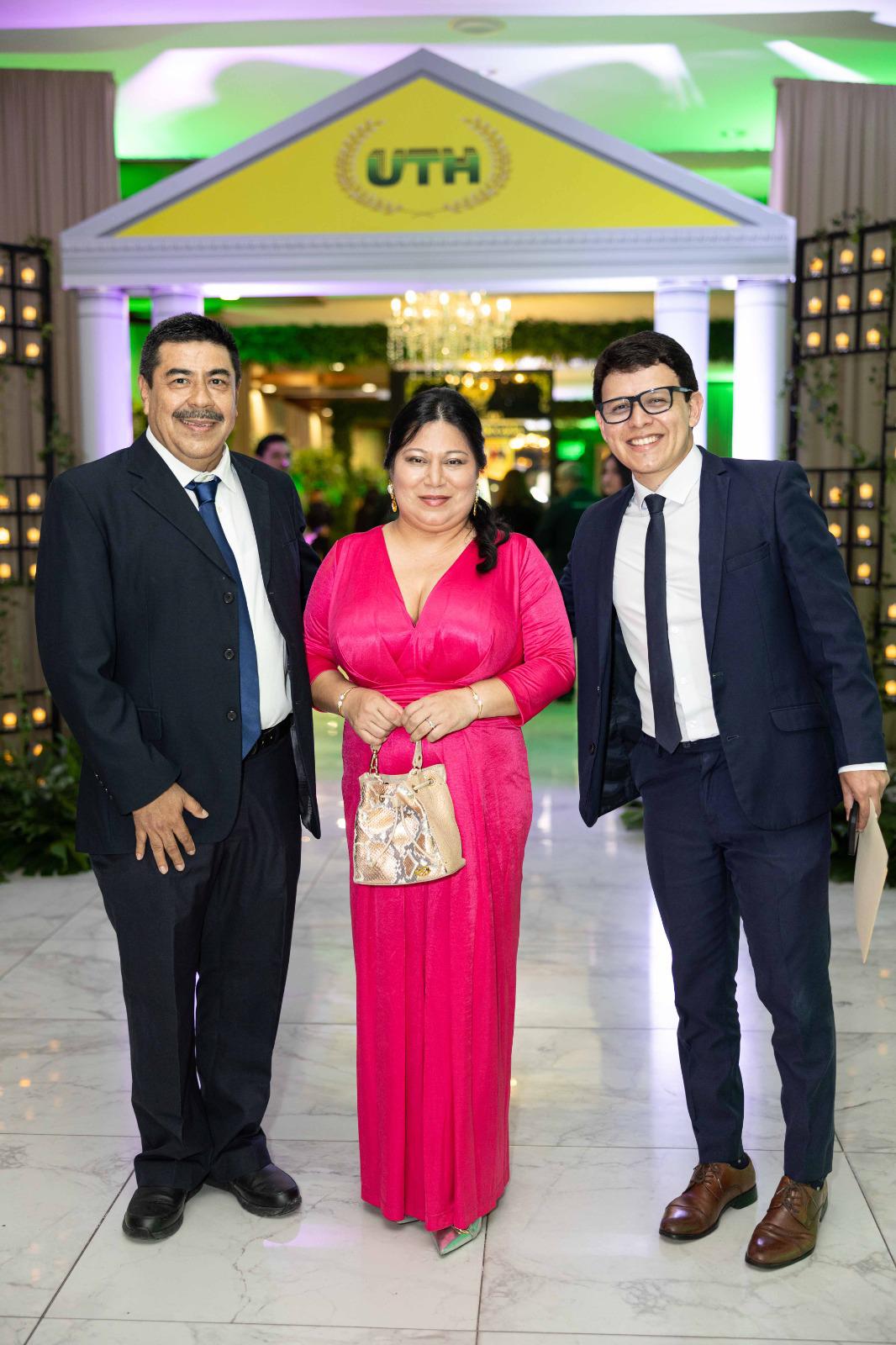 Elegancia y alegría: Así se vivió la celebración del 40 aniversario de la UTH